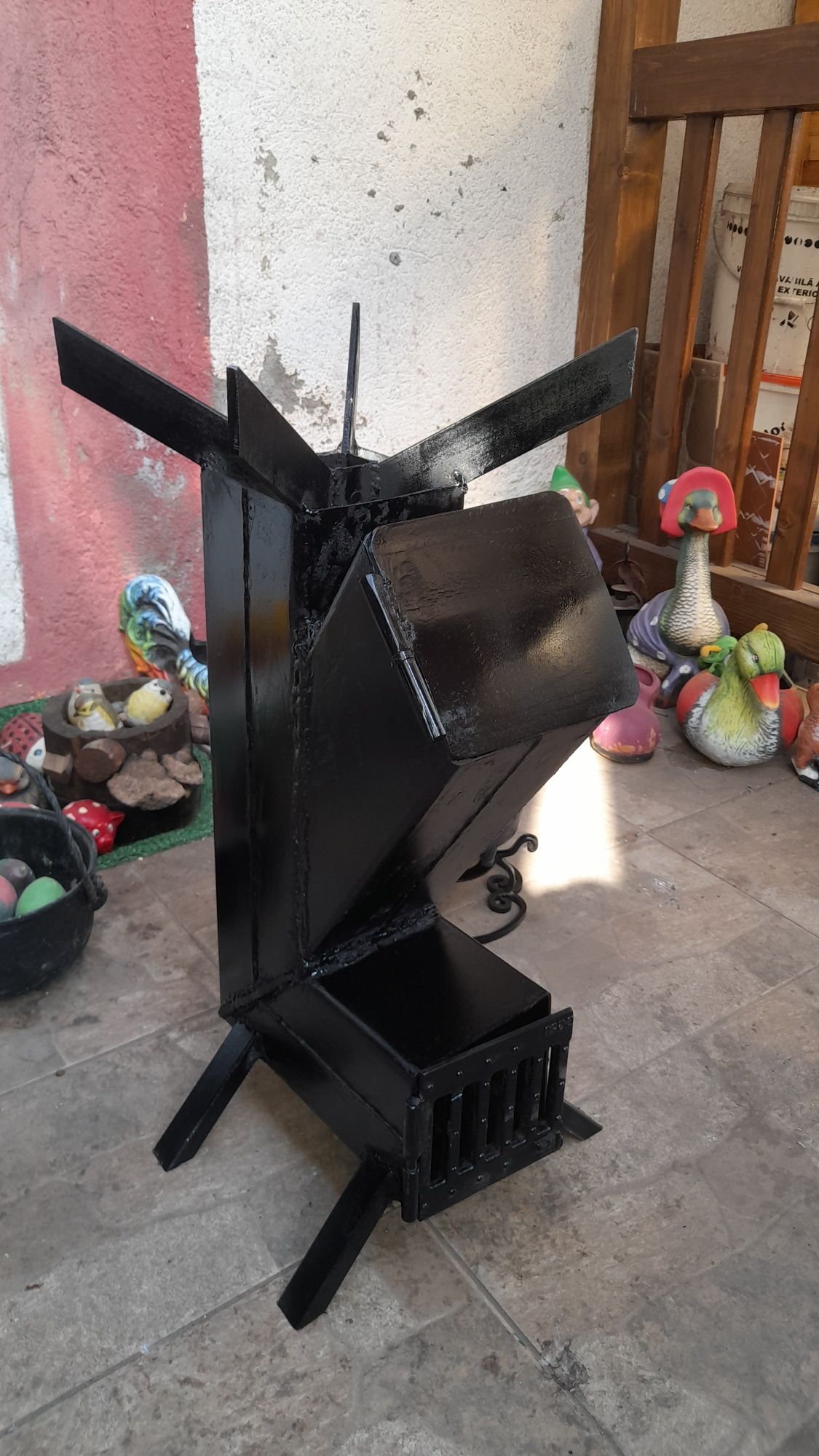 Sobă racheta pentru gatit la foc