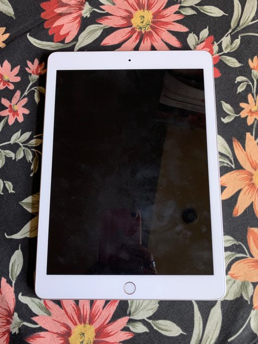 iPad 6 wi-fi 32 gb, работещ перфектно, без iCloud