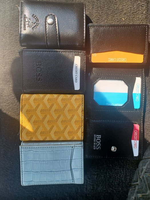 Продавам чисто нови портмонета