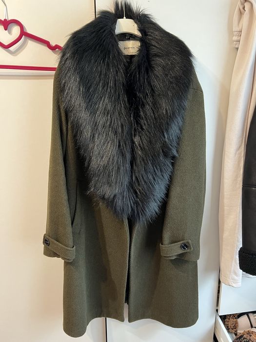 Palton cu blana la guler