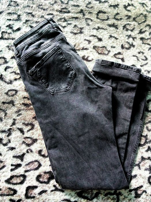 Blugi dama negri noi cu etichetă
