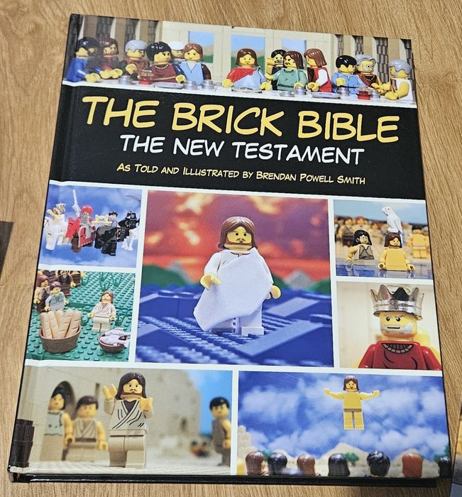 Biblia engleza cu ilustrații lego