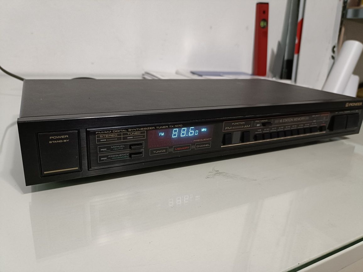 Tuner Pioneer tx-1070