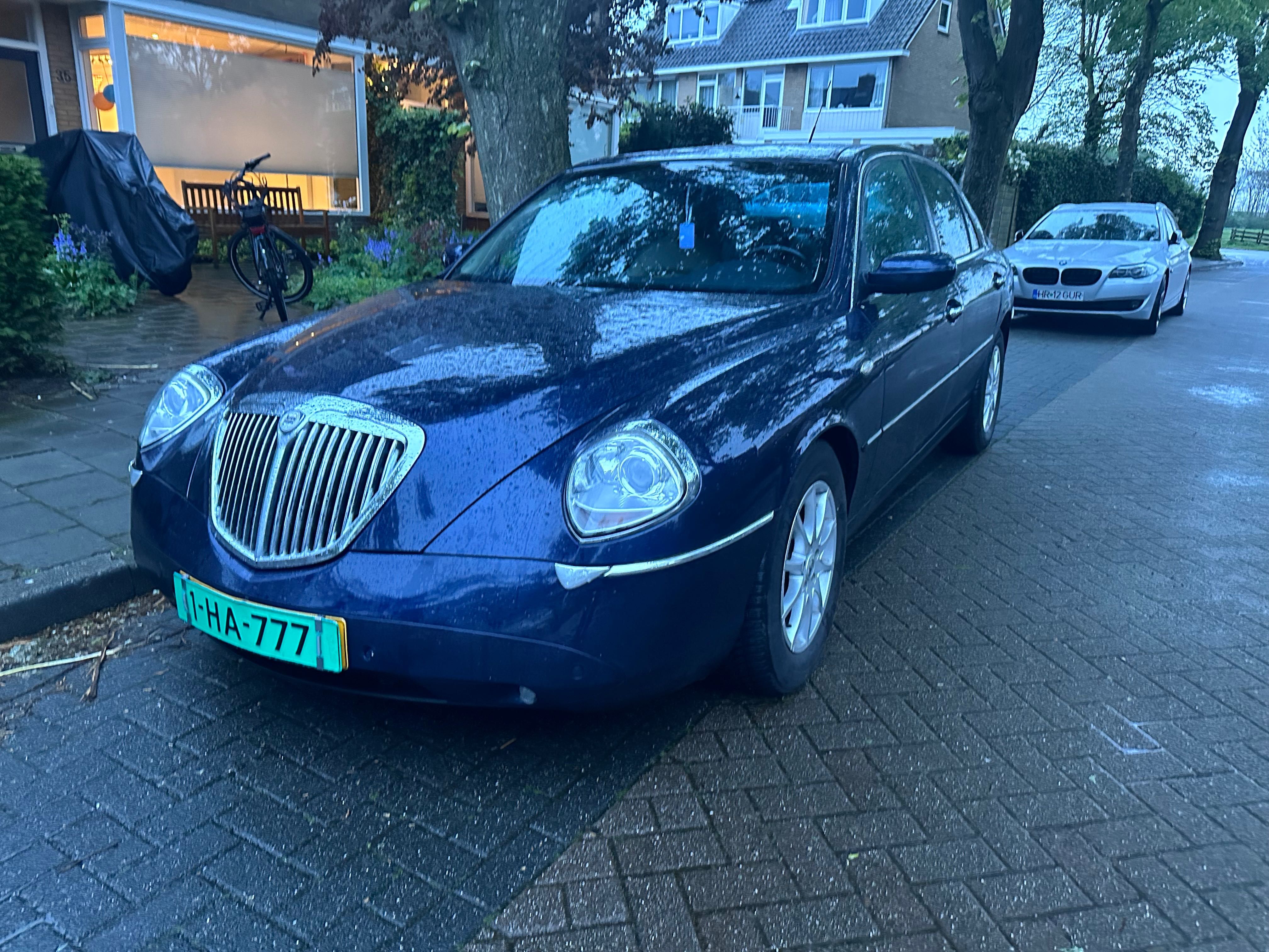 Lancia Thesis  2003