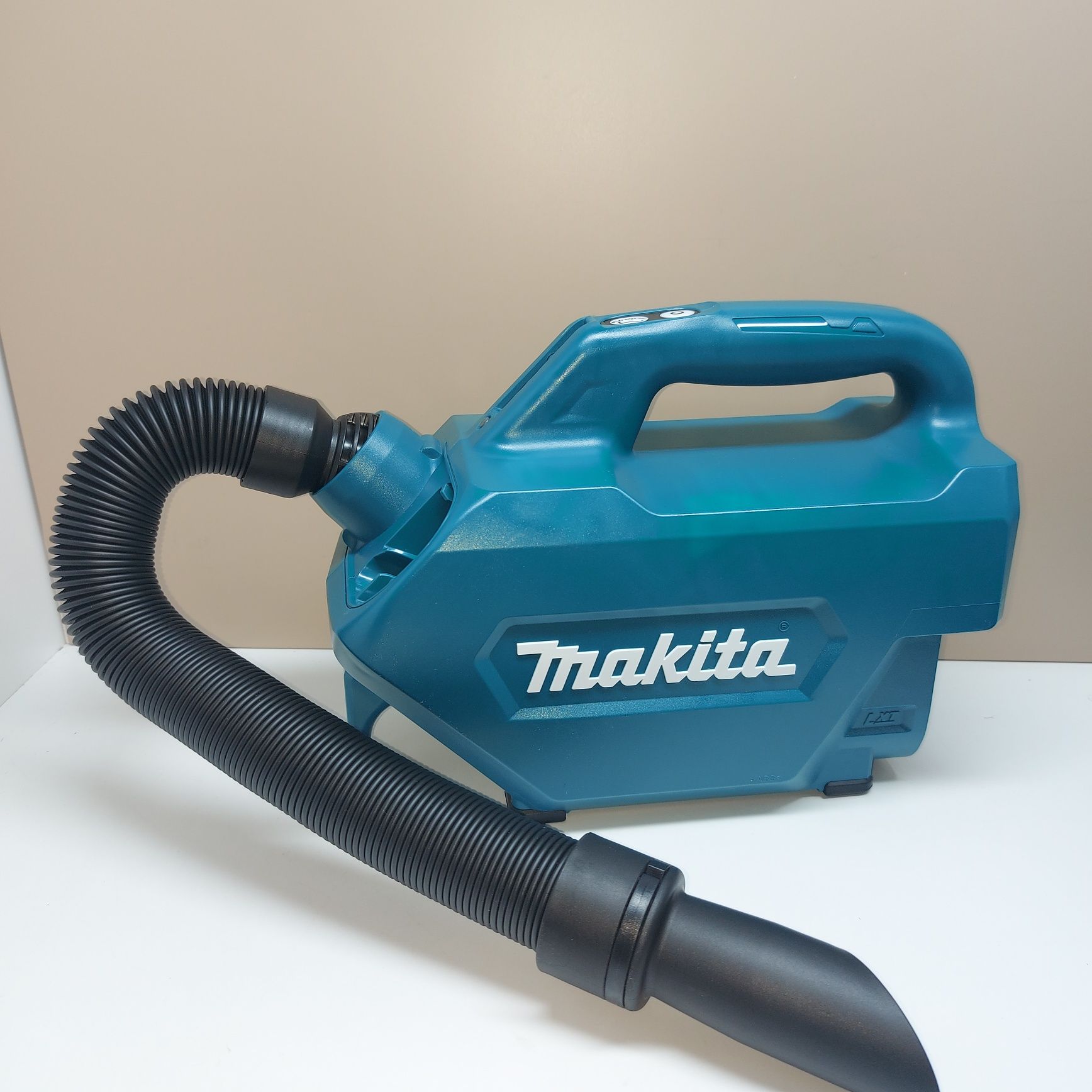 Акумулаторна прахосмукачка Makita DCL184Z