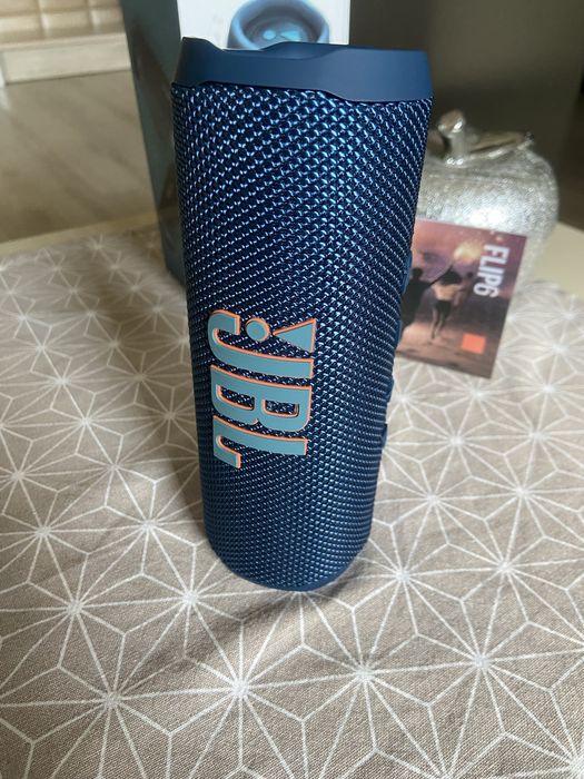 JBL Flip 6 (почти нова)