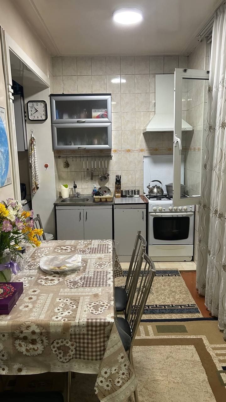 Qora qamish 2/1 da sotiladi uyi