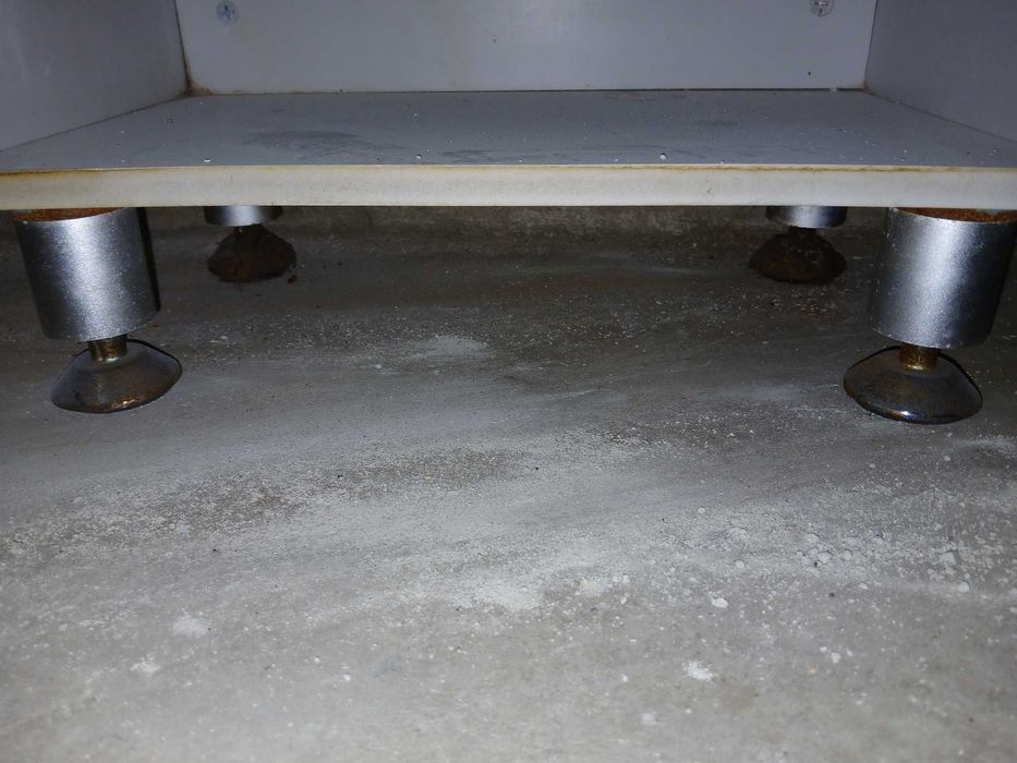 Комплект шкаф с мивка и шкаф с огледало за баня