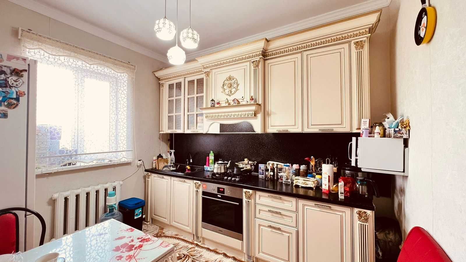 Продается шикарный 3-х комнатный дом в мкр. Жулдыз - 1, 8 улица.