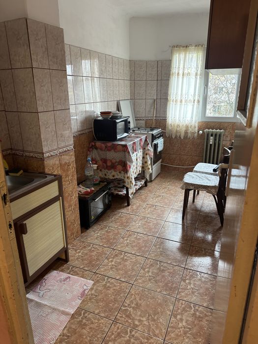 Inchiriez garsoniera brazda