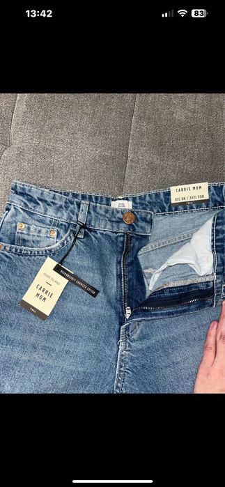 Blugi noi River Island