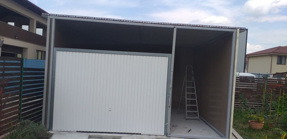 Vînd garaj din panouri sandwich