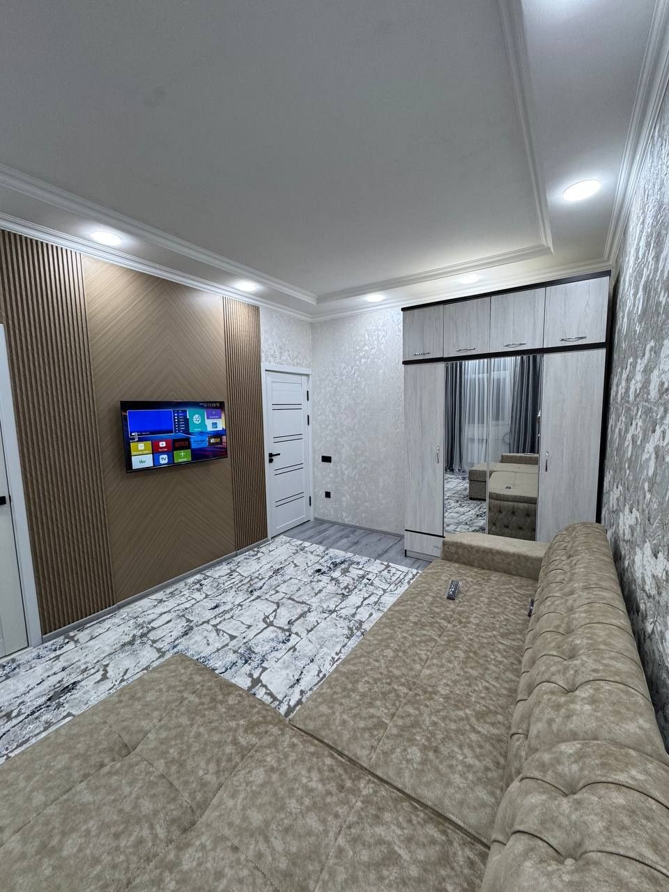 Продаётся Чиланзар 7 1в2 3этаж.