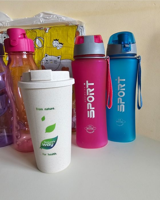 Нови шишета (бутилки) за вода, термочаша и четка за шишета, от 2.50 лв