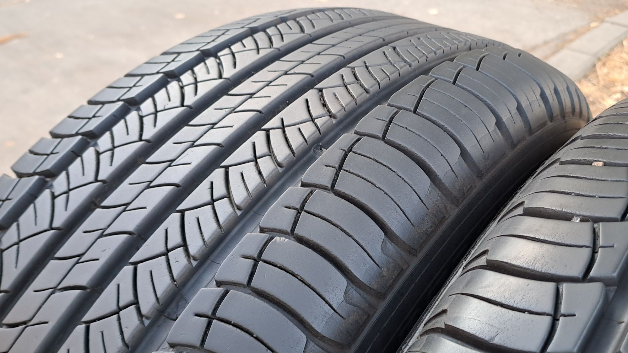 2бр. 215/60/17 Michelin Latitude Tour HP