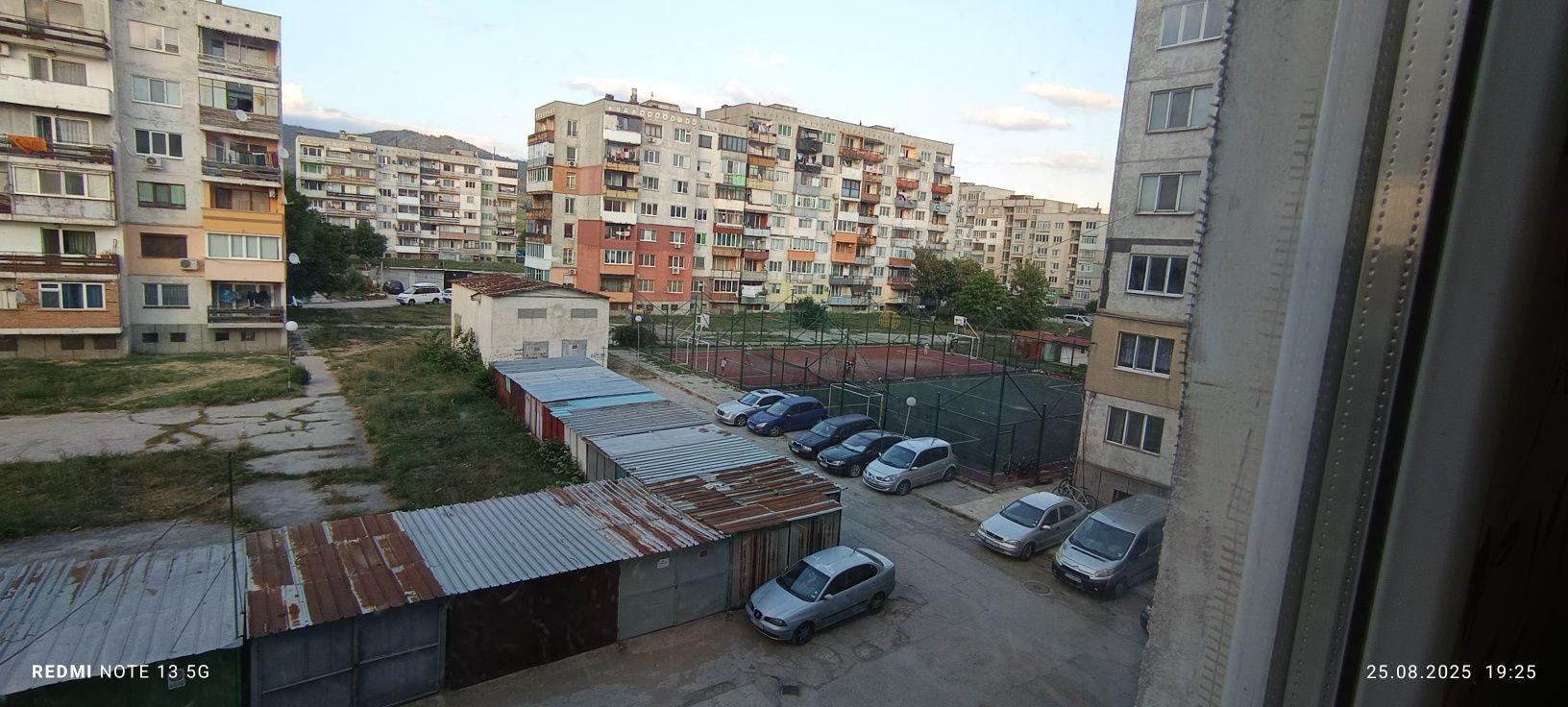 Двустаен апартамент в Ихтиман с гараж