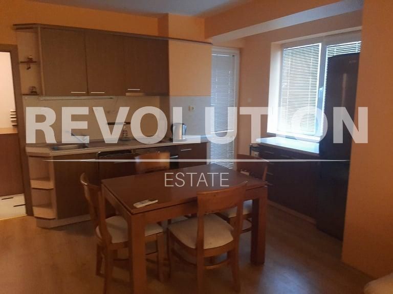 Дава се под наем Двустаен апартамент в Варна, Бриз - 78 кв.м за 440 € - Снимка #2