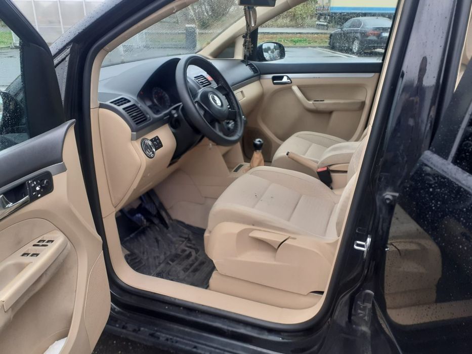 Vând vw touran 2.0