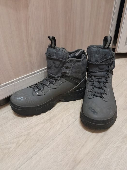 Продам ботинки зимние мальчуковые