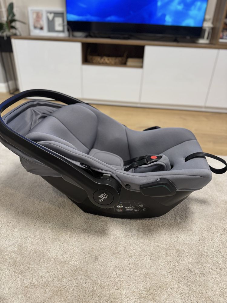 Britax Römer Baby Safe Core - кош за кола от 0-12 месеца
