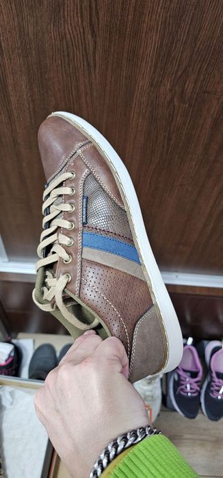 Vând pantofi sport Memphis nr44