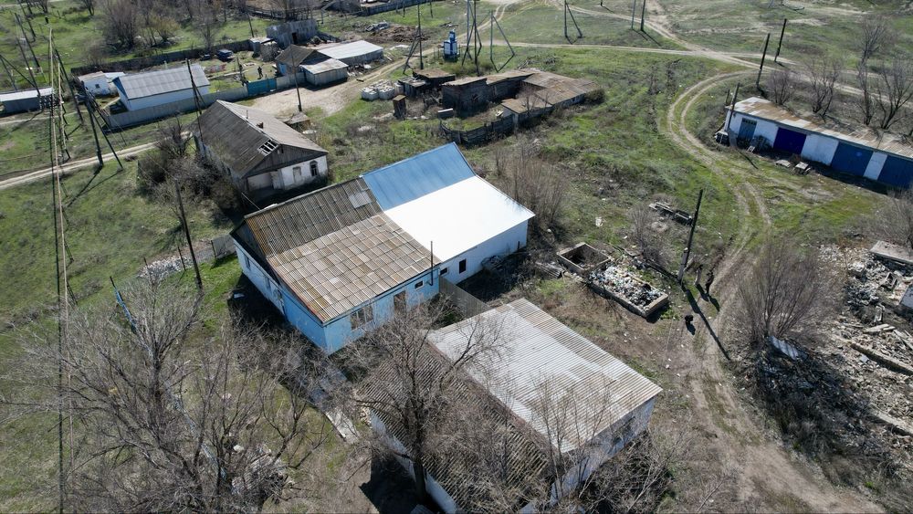 Продается промбаза с кафе, с. Таскала, рядом ж/д путь!