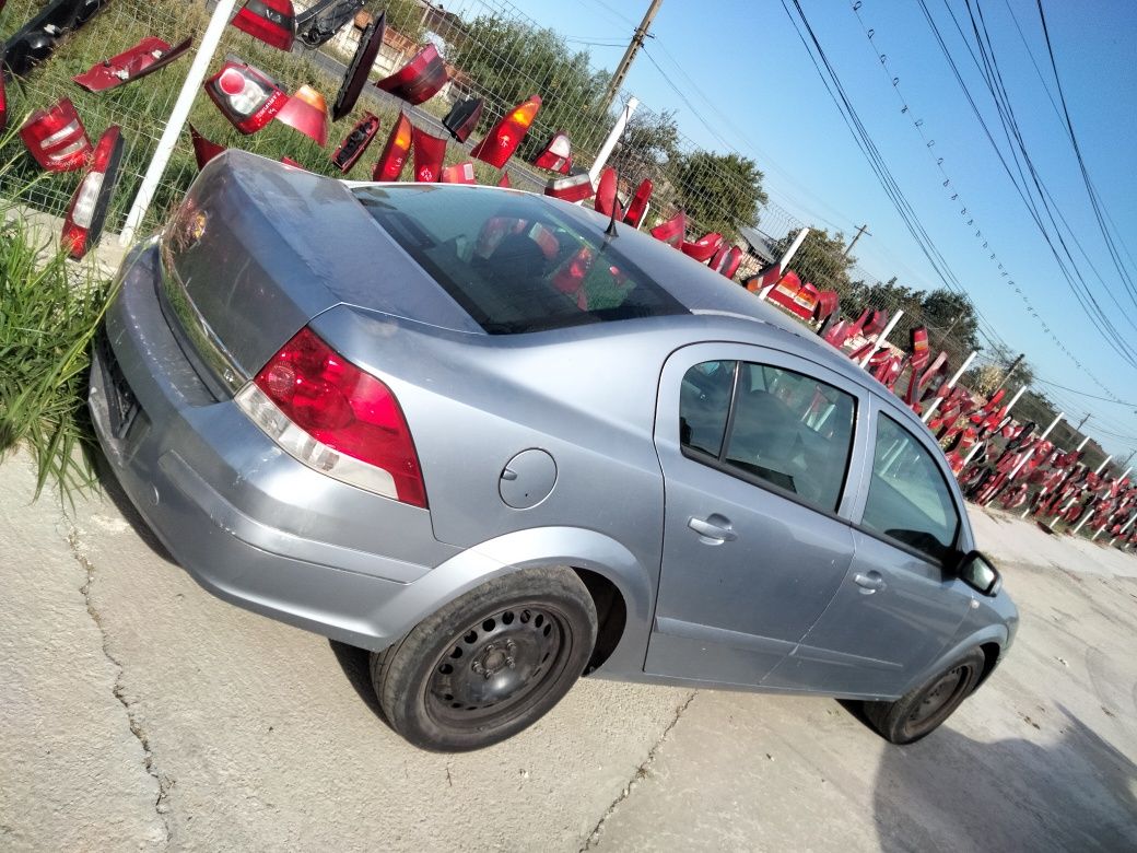 Dezmembrez Opel Astra g Sedan 16 benzina