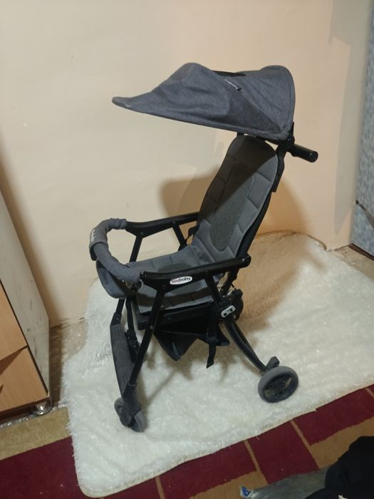 Коляска сидячая летная почти новая