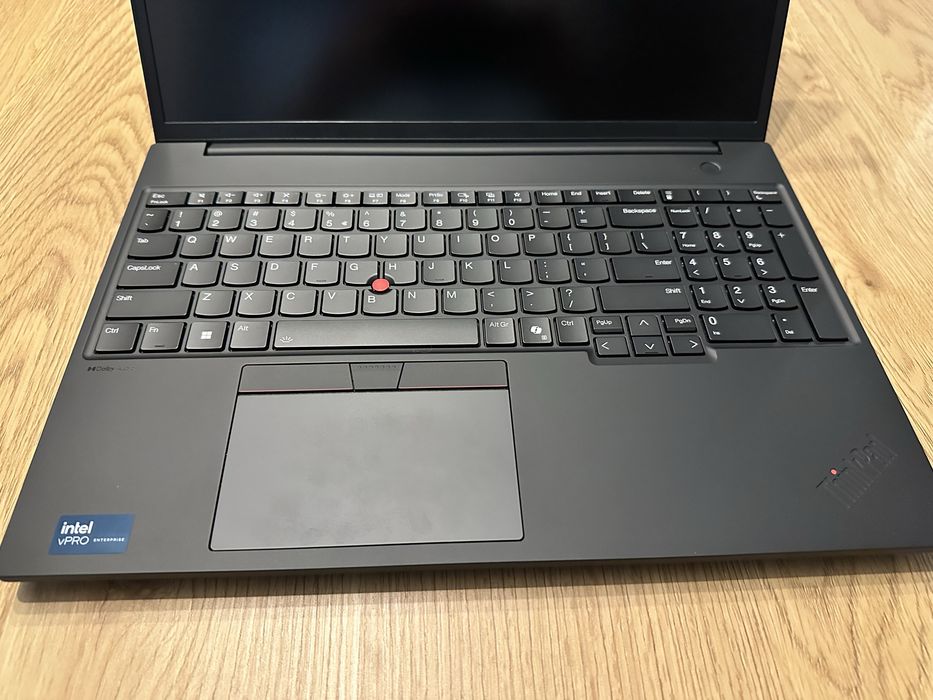 Workstation Lenovo ThinkPad P16s Gen 3, Intel Core Ultra 7 165H
