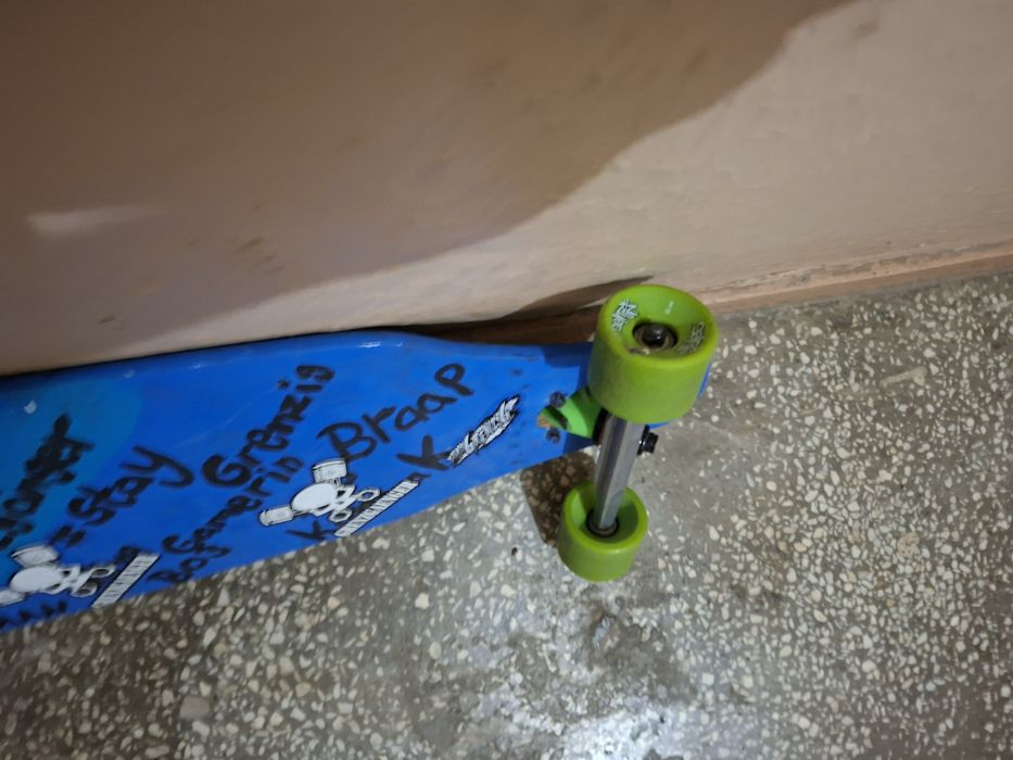 Longboard folosit de cateva ori