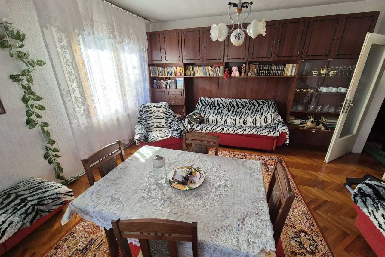 Продава се Къща в Левски - 340 кв.м за 180 €/кв.м - Снимка #17