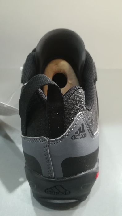 Adidas Adiprene N40/25sm.Ниски есенно-зимни маратонкиi.Нови.Оригинал.