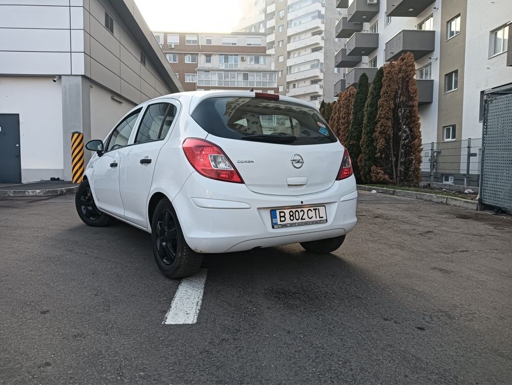 Vând Opel corsa 1.2 An fabricatie 2014.  Pret Negociabil