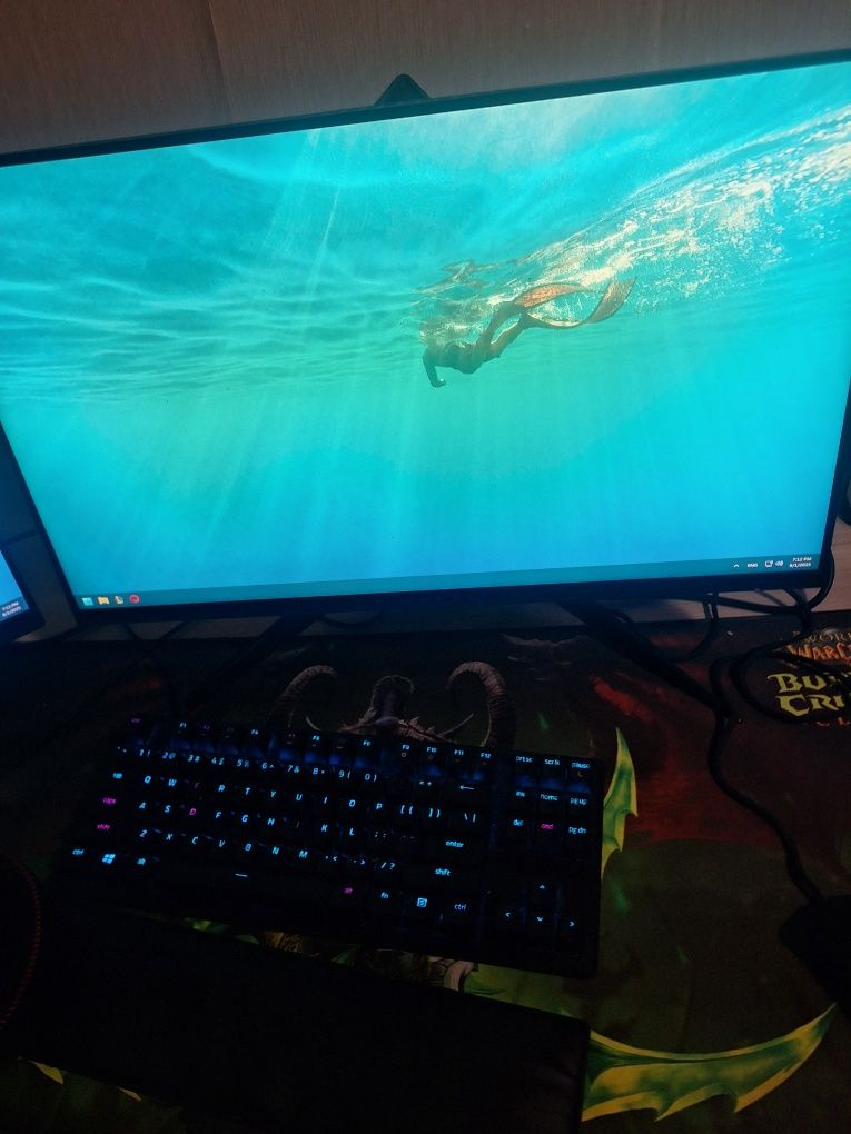 Геймърски компютър RTX 4070 Super + 2 монитора 240Hz + Razer + HyperX