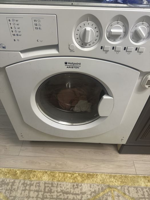 Стиральная машина,Ariston, цвет белый