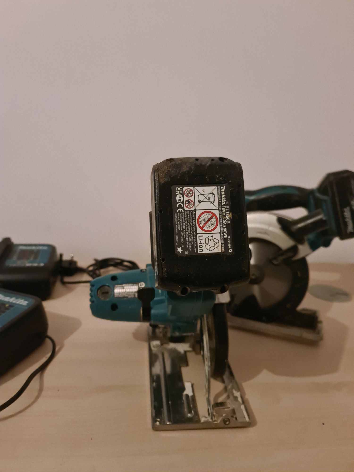 Makita DSS501 fierastrau/circular de mana cu acumulator