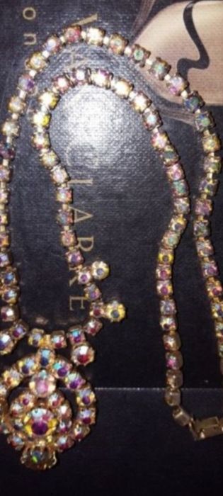 colier cu pietricele