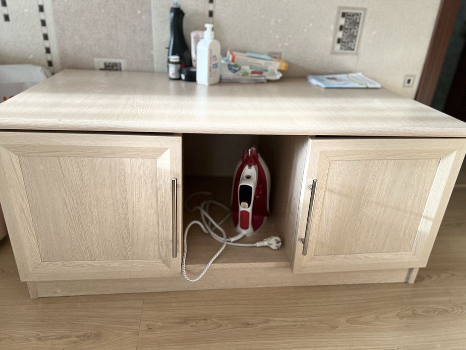 Продам шкаф тумбу. 20 тыс. Аккуратный, можно под телевизор