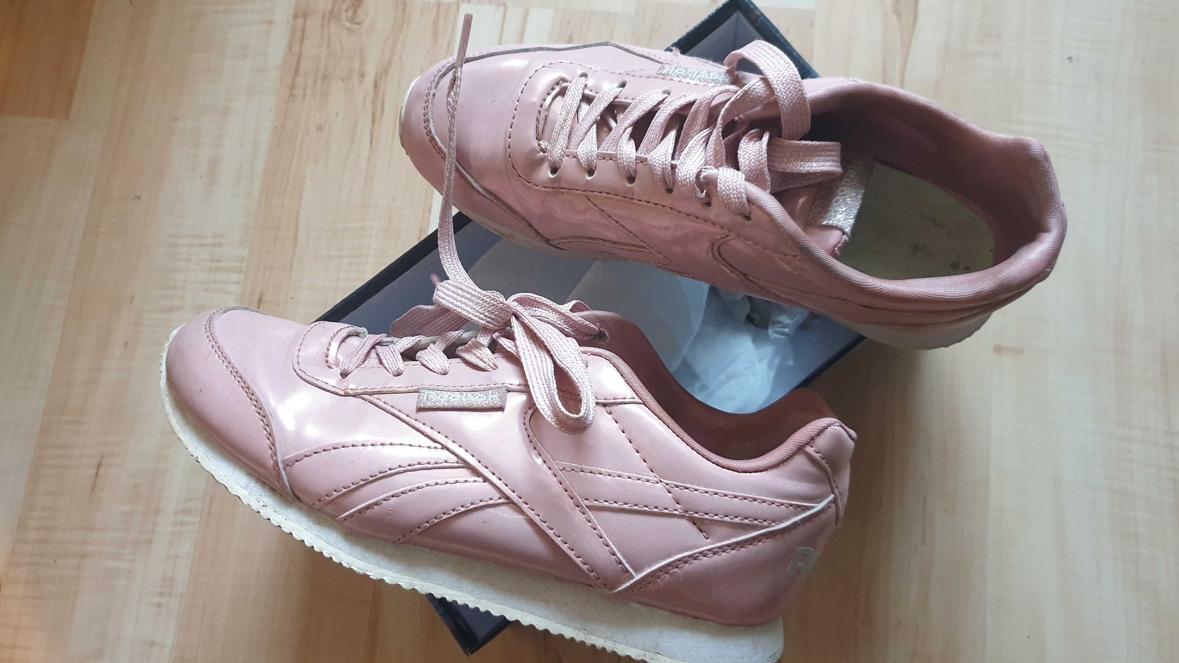 Оригинални Детски розови маратонки за момиче REEBOK !