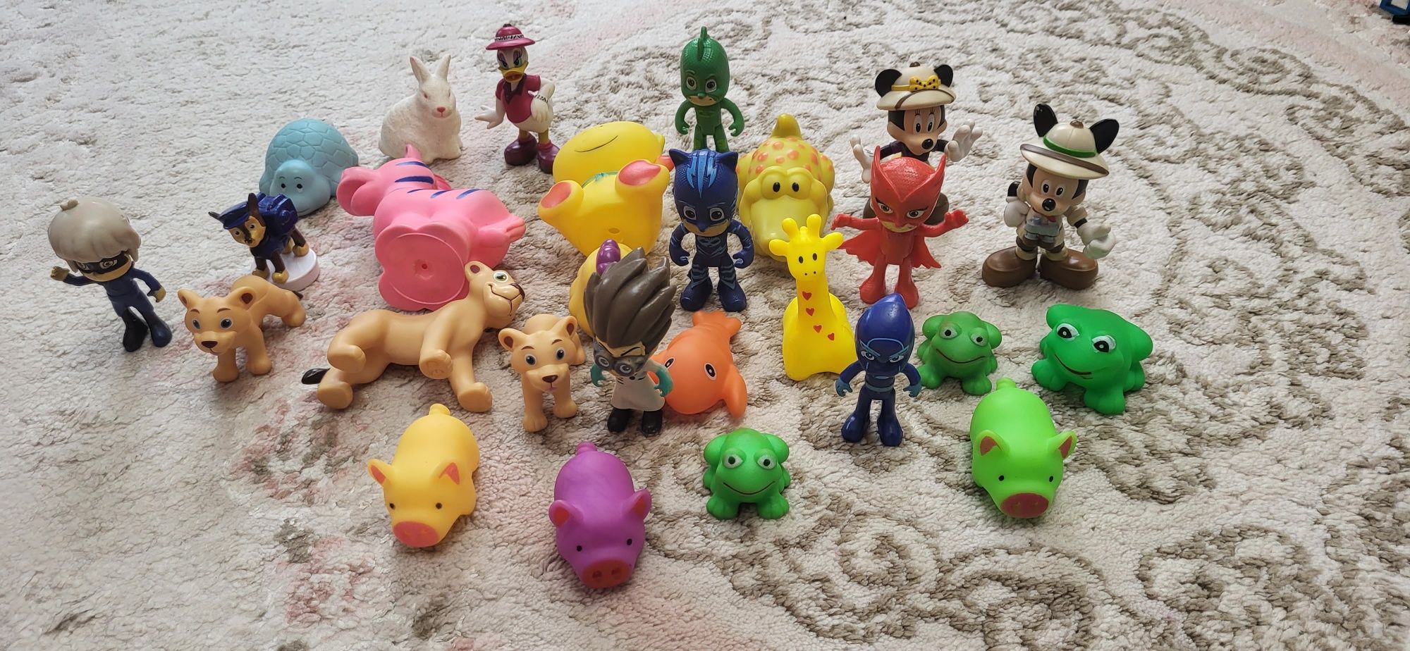 Figurine plastic pentru copii