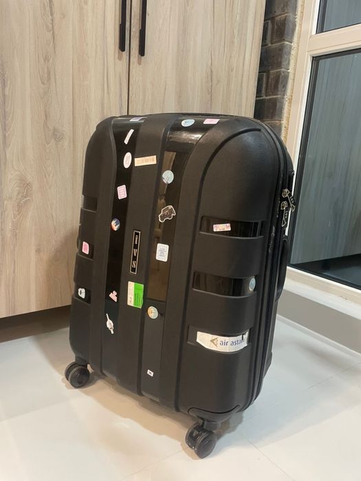 Чемодан М размер