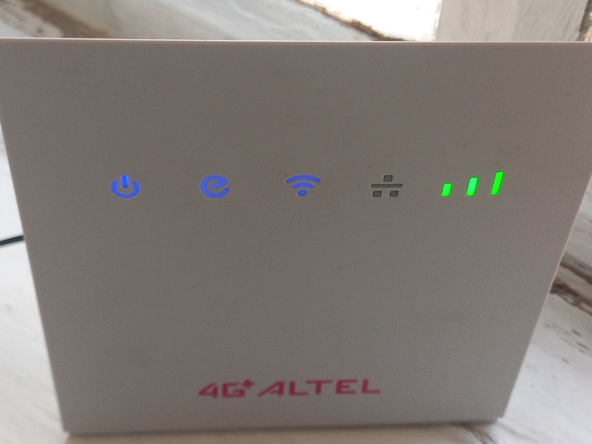 Продам роутер алтел 4G