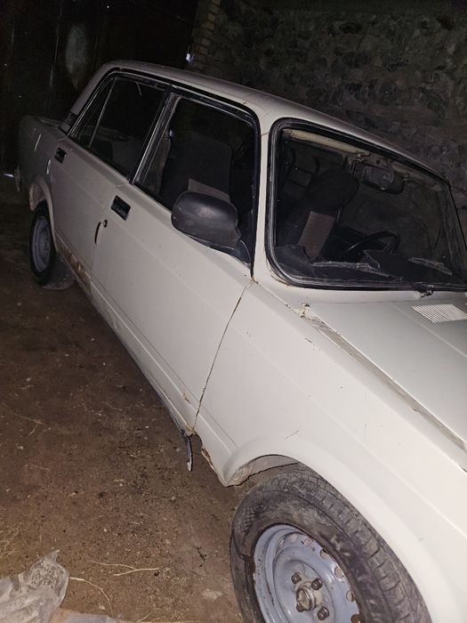 Jguli 2107, 2000 yil, gaz va benzin, yaxshi holatda