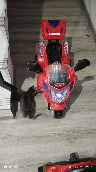 Motocicleta aproape noua