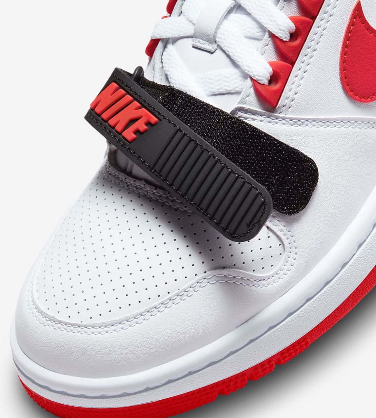 ПРОМО ЦЕНА Мъжки снейкъри Nike Air Alpha Force 88 x Billie