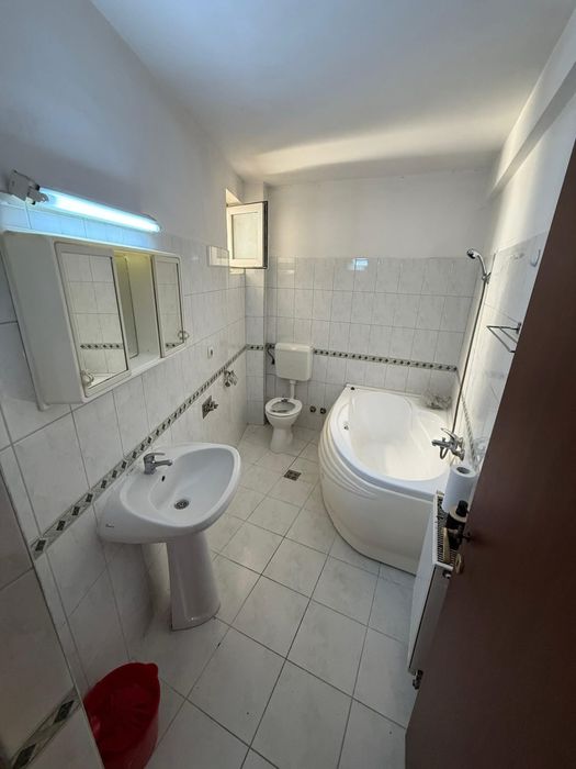 Ofer spre vanzare Apartament 2 Camere zona Centrala Etaj 2
