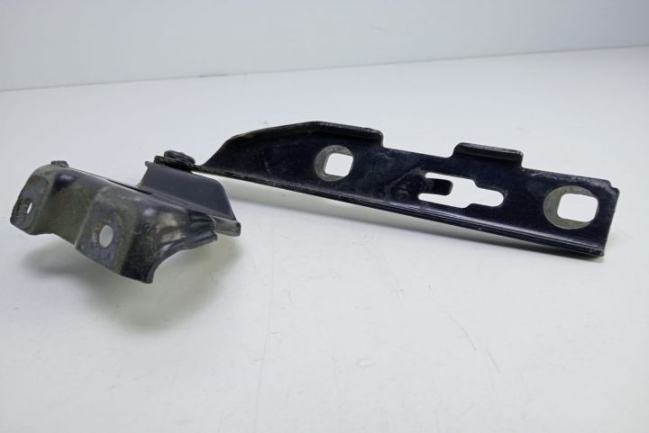 Balama capota    stânga 8T0823301E Audi A5 8T