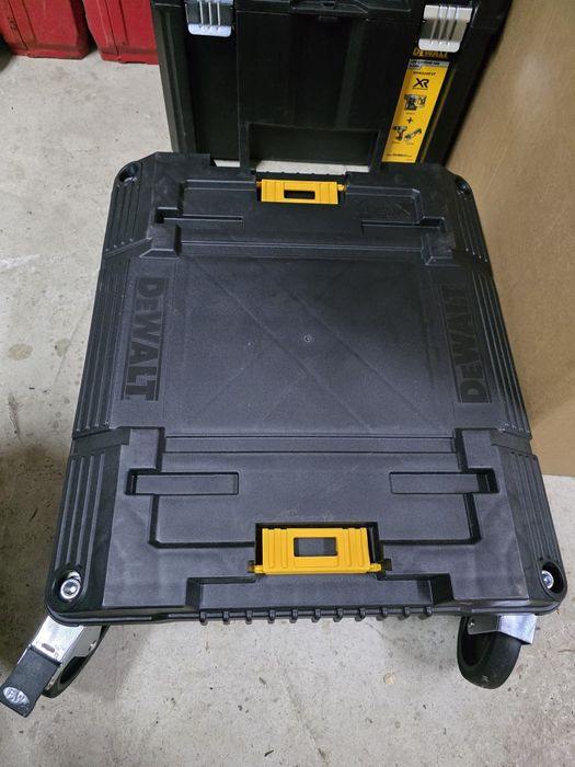 Set scule cu acumulator