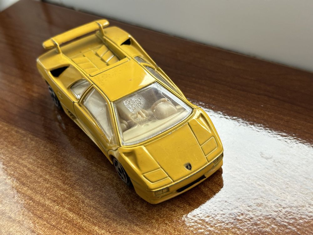 Lamborghini diablo Burago 1:43