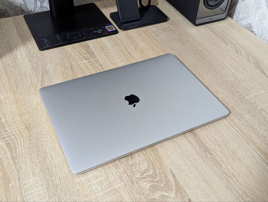 MacBook Pro 15" 16/512GB